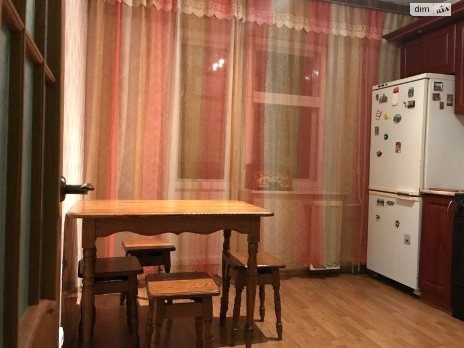 трикімнатна квартира в Києві, на вул. Велика Житомирська 6 в довготривалу оренду помісячно фото 1 трикімнатна квартира в Києві, на вул. Велика Житомирська 6 в довготривалу оренду помісячно фото 1