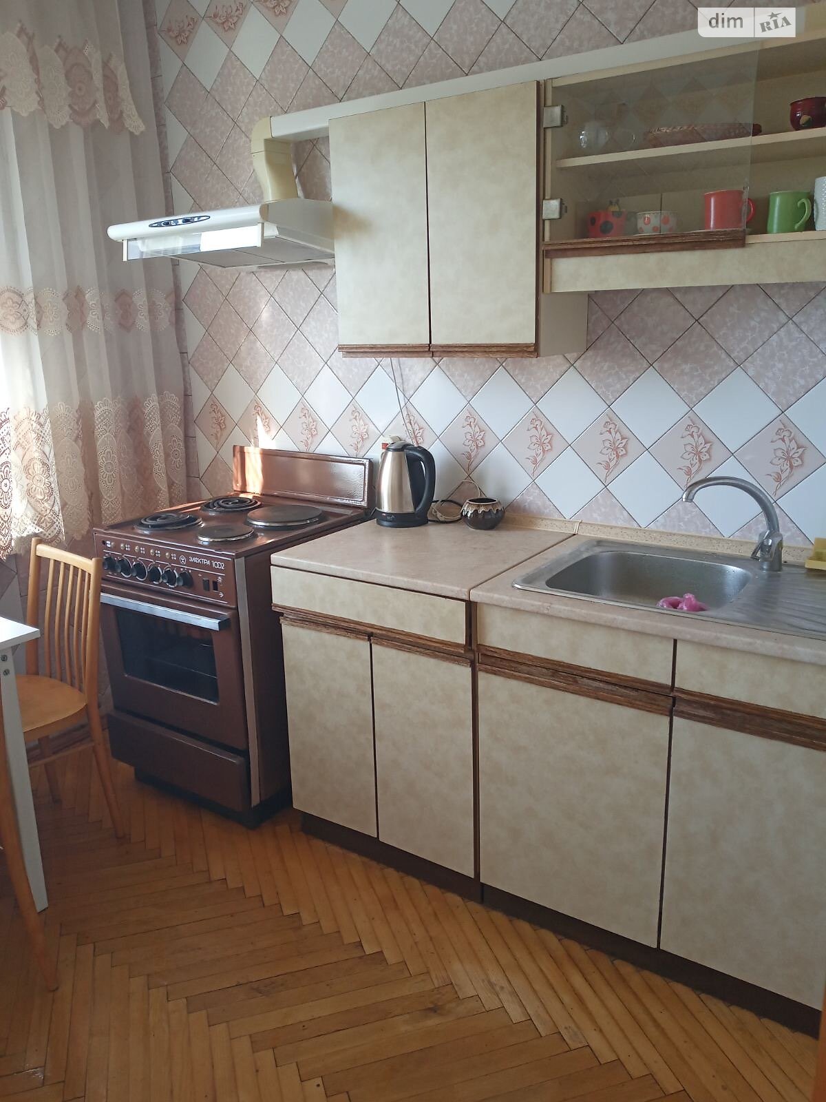 трикімнатна квартира в Києві, район Борщагівка, на просп. Академіка Корольова 2А в довготривалу оренду помісячно фото 1 трикімнатна квартира в Києві, район Борщагівка, на просп. Академіка Корольова 2А в довготривалу оренду помісячно фото 1