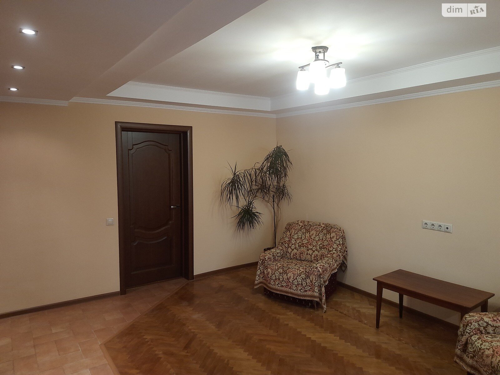 трикімнатна квартира в Києві, район Борщагівка, на вул. Героїв Космосу 1В в довготривалу оренду помісячно фото 1 трикімнатна квартира в Києві, район Борщагівка, на вул. Героїв Космосу 1В в довготривалу оренду помісячно фото 1