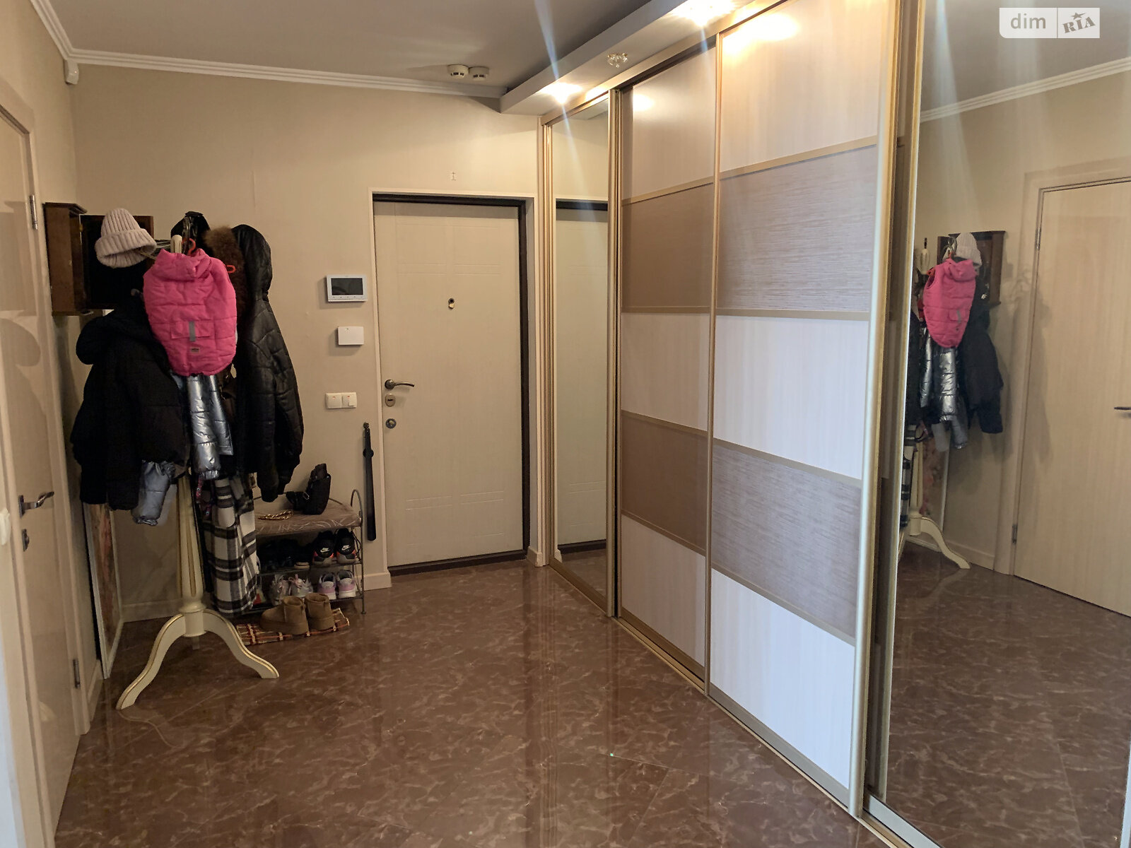 трехкомнатная квартира в Киеве, район Борщаговка, на бул. Кольцова 14Е в аренду на долгий срок помесячно фото 1 трехкомнатная квартира в Киеве, район Борщаговка, на бул. Кольцова 14Е в аренду на долгий срок помесячно фото 1