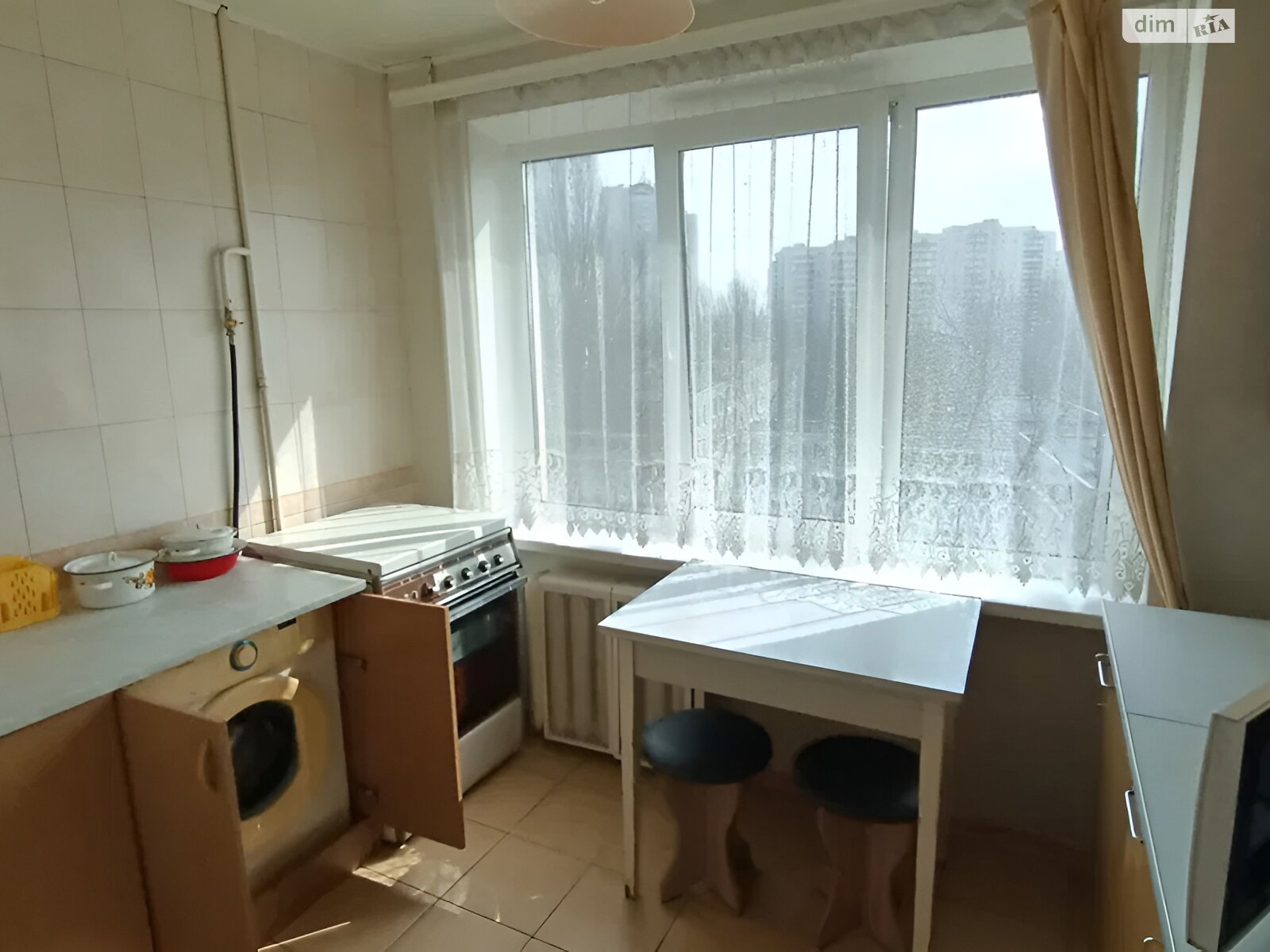трехкомнатная квартира в Киеве, район Борщаговка, на просп. Леся Курбаса 9 в аренду на долгий срок помесячно фото 1 трехкомнатная квартира в Киеве, район Борщаговка, на просп. Леся Курбаса 9 в аренду на долгий срок помесячно фото 1