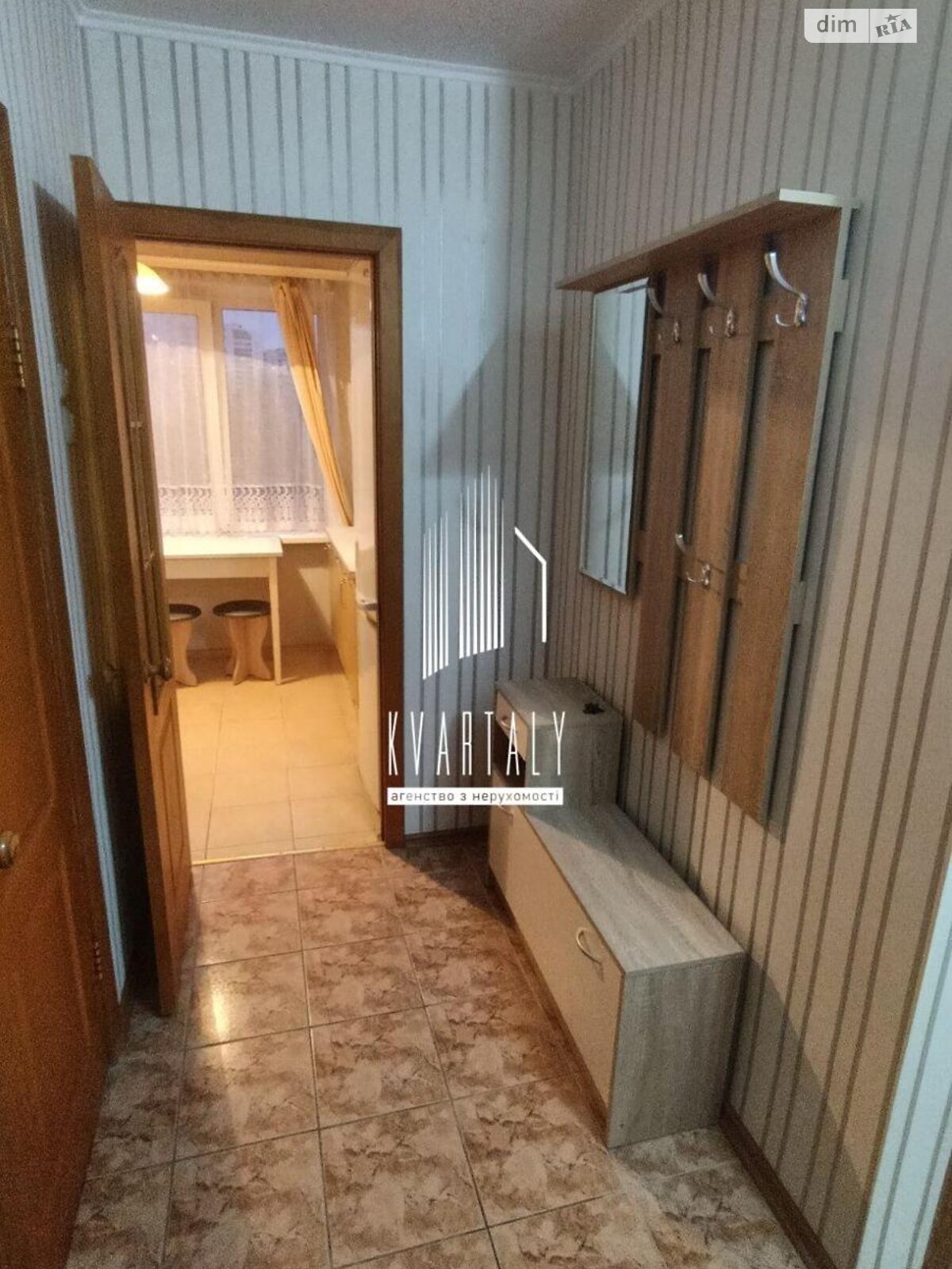 трикімнатна квартира в Києві, район Борщагівка, на просп. Леся Курбаса 9 в довготривалу оренду помісячно фото 1 трикімнатна квартира в Києві, район Борщагівка, на просп. Леся Курбаса 9 в довготривалу оренду помісячно фото 1