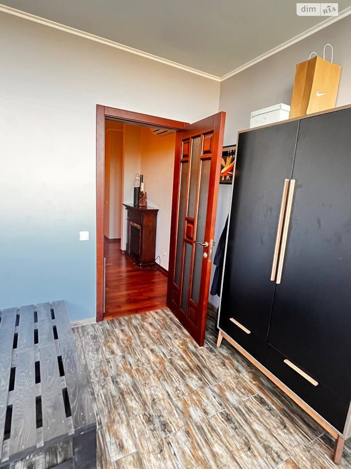 трехкомнатная квартира в Киеве, район Борщаговка, на ул. Семьи Стешенко 7 в аренду на долгий срок помесячно фото 1