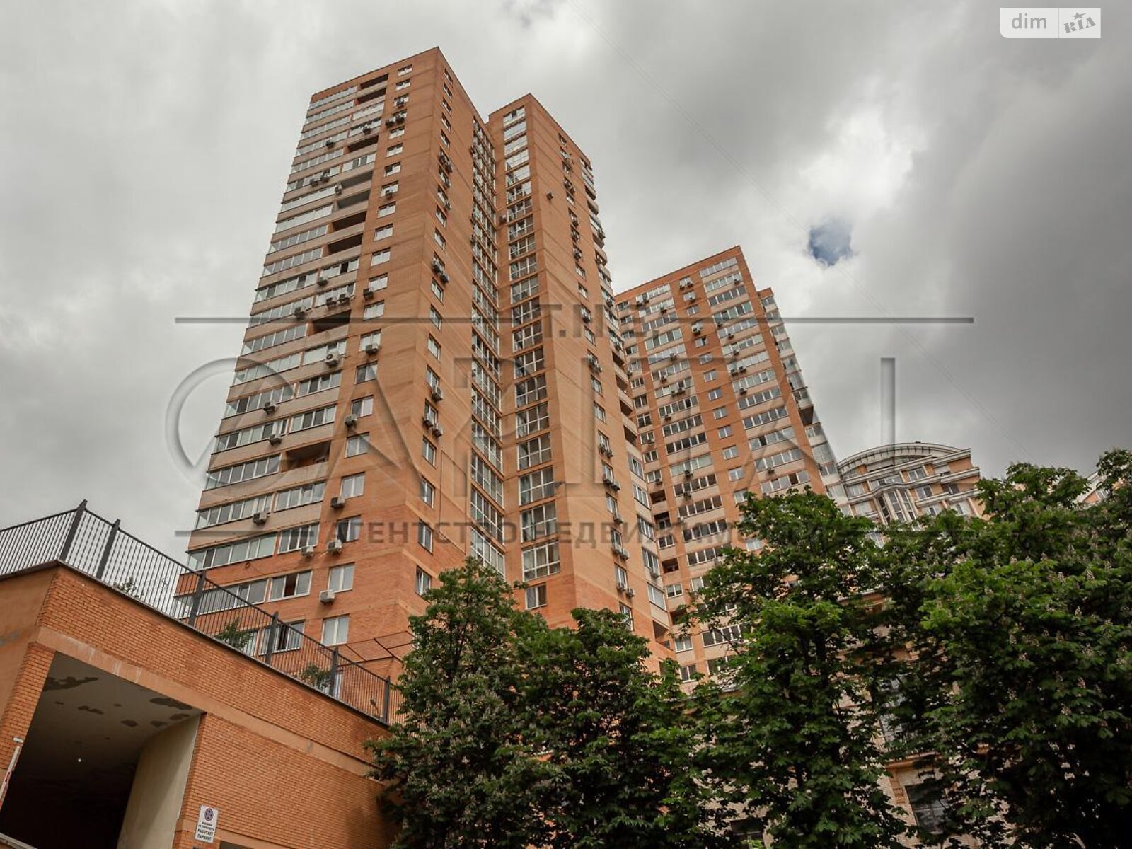 четырехкомнатная квартира в Киеве, район Черепанова гора, на ул. Деловая 2Б в аренду на долгий срок помесячно фото 1 четырехкомнатная квартира в Киеве, район Черепанова гора, на ул. Деловая 2Б в аренду на долгий срок помесячно фото 1