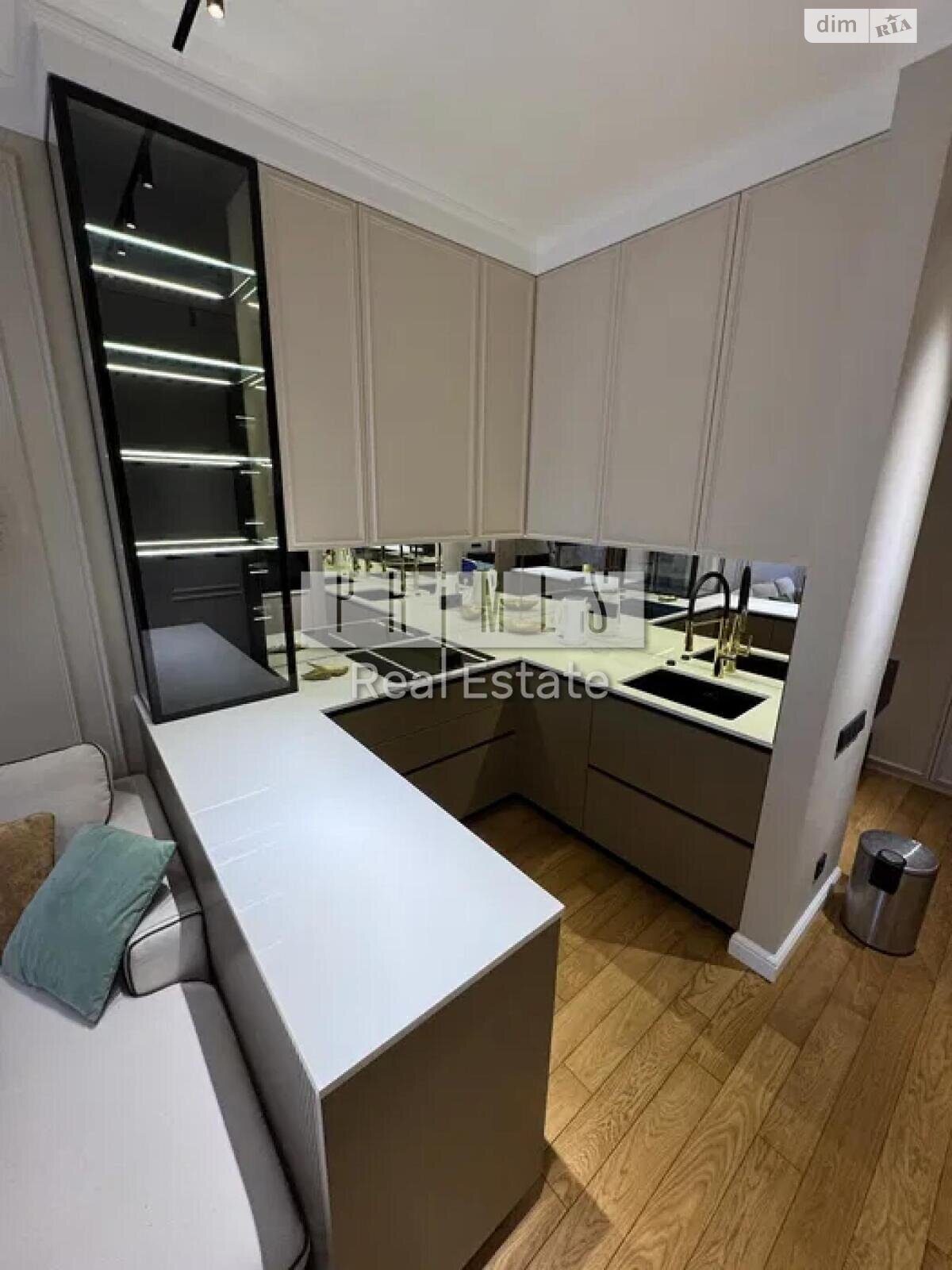 двухкомнатная квартира в Киеве, район Черепанова гора, на ул. Деловая 1/2 в аренду на долгий срок помесячно фото 1