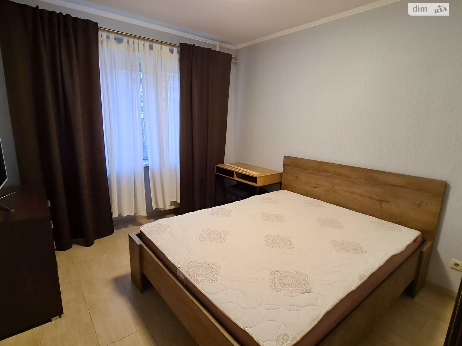 трикімнатна квартира в Києві, район Черепанова гора, на бул. Лесі Українки 12 в довготривалу оренду помісячно фото 1 трикімнатна квартира в Києві, район Черепанова гора, на бул. Лесі Українки 12 в довготривалу оренду помісячно фото 1