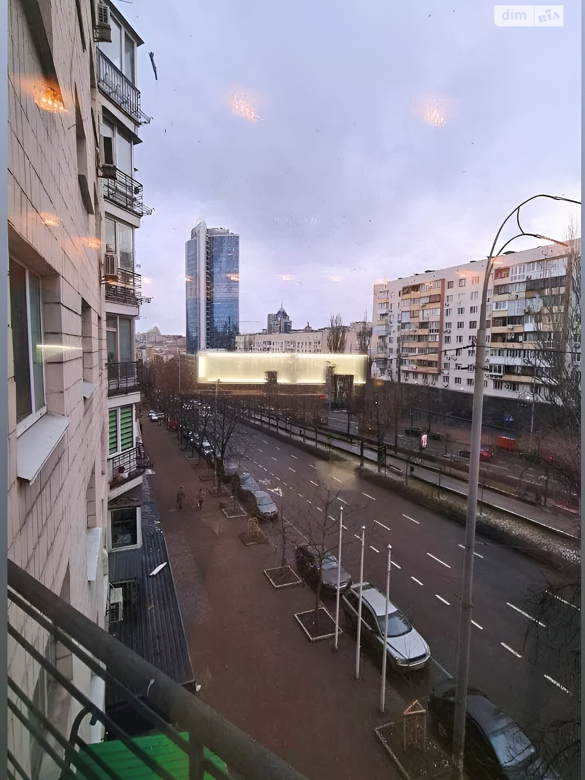 трикімнатна квартира в Києві, район Черепанова гора, на бул. Лесі Українки 12 в довготривалу оренду помісячно фото 1 трикімнатна квартира в Києві, район Черепанова гора, на бул. Лесі Українки 12 в довготривалу оренду помісячно фото 1