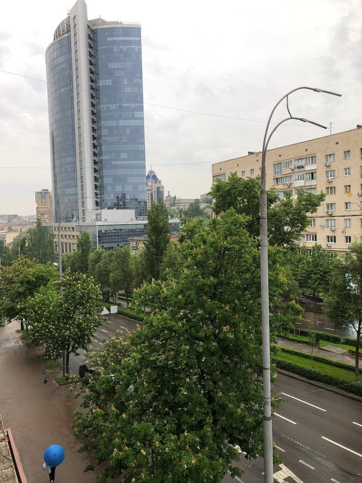трехкомнатная квартира в Киеве, район Черепанова гора, на бул. Леси Украинки 10 в аренду на долгий срок помесячно фото 1 трехкомнатная квартира в Киеве, район Черепанова гора, на бул. Леси Украинки 10 в аренду на долгий срок помесячно фото 1