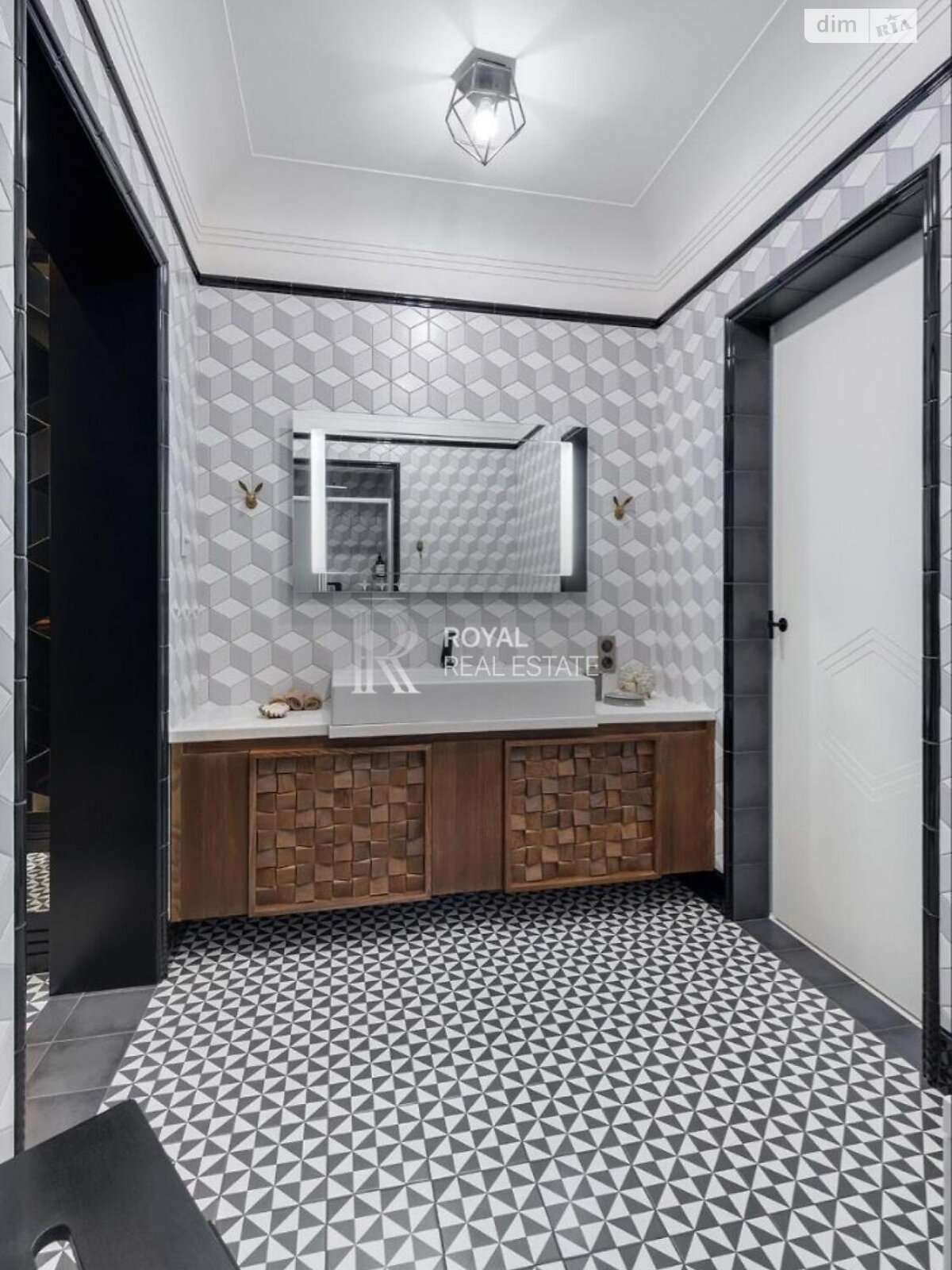 четырехкомнатная квартира в Киеве, район Печерский, на ул. Андрея Верхогляда 7 в аренду на долгий срок помесячно фото 1