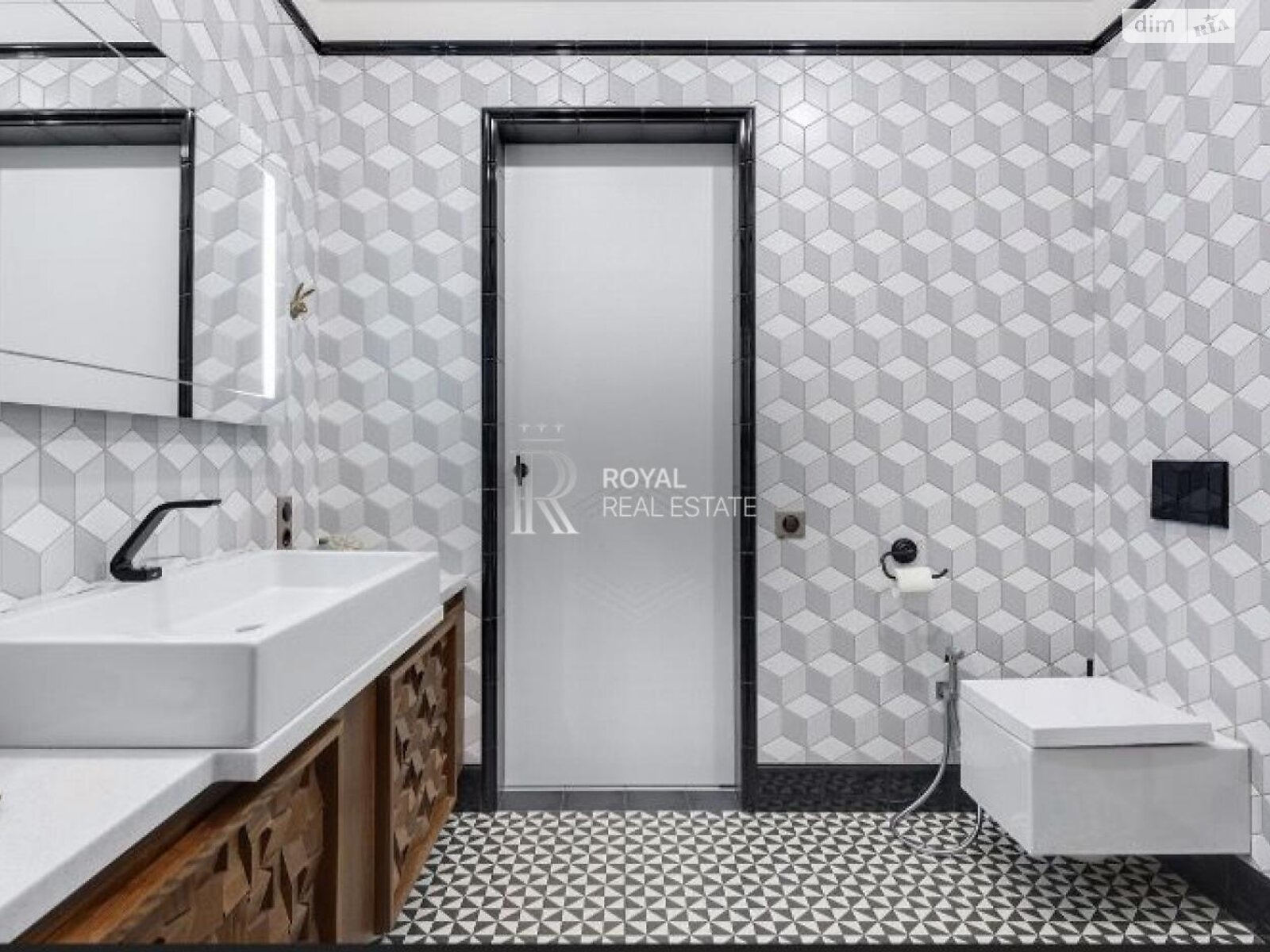 четырехкомнатная квартира в Киеве, район Печерский, на ул. Андрея Верхогляда 7 в аренду на долгий срок помесячно фото 1