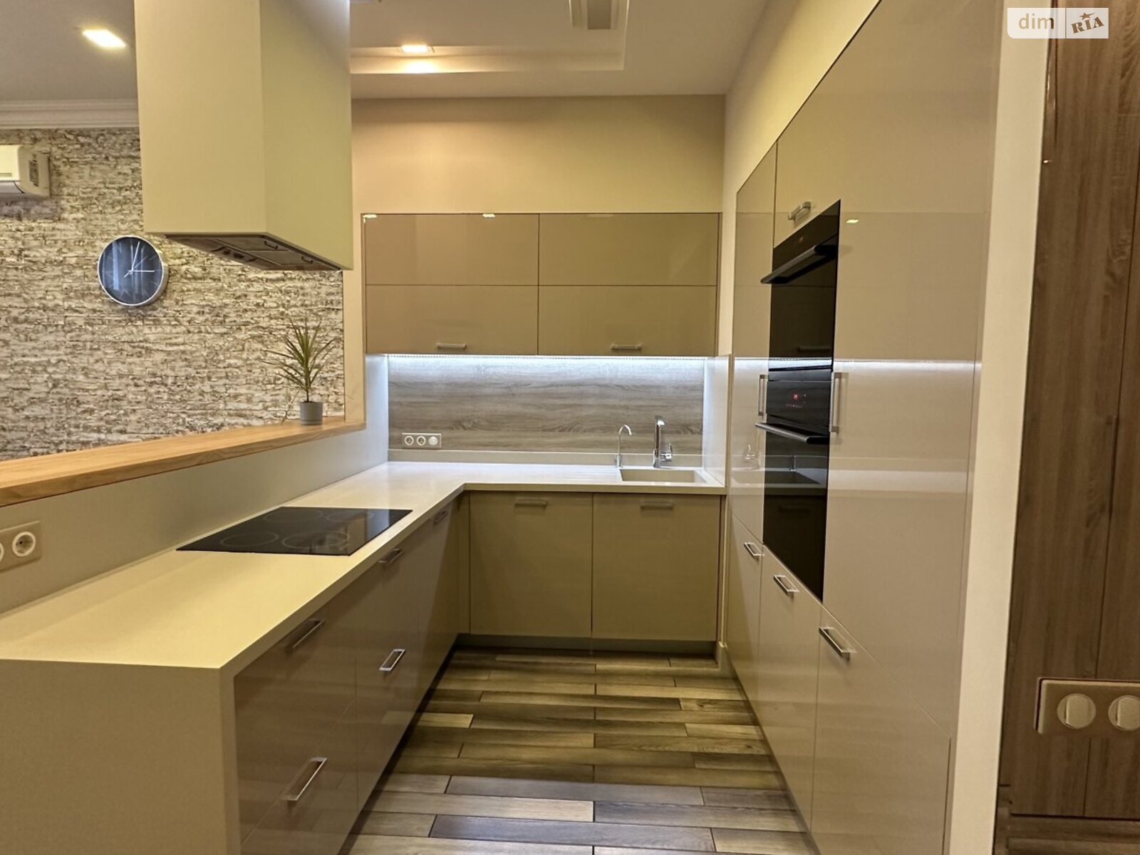 двухкомнатная квартира в Киеве, район Черная Гора, на ул. Андрея Верхогляда 9, кв. 200 в аренду на долгий срок помесячно фото 1