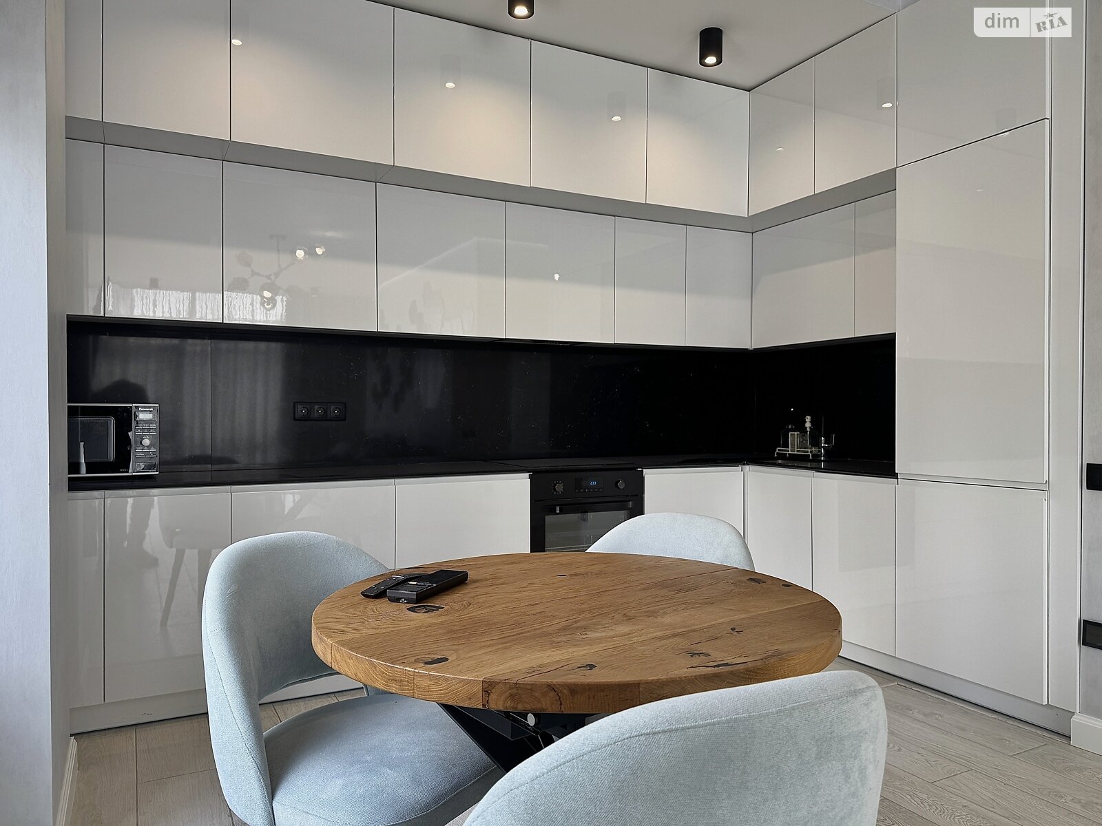 однокомнатная квартира в Киеве, район Черная Гора, на ул. Андрея Верхогляда в аренду на долгий срок помесячно фото 1 однокомнатная квартира в Киеве, район Черная Гора, на ул. Андрея Верхогляда в аренду на долгий срок помесячно фото 1