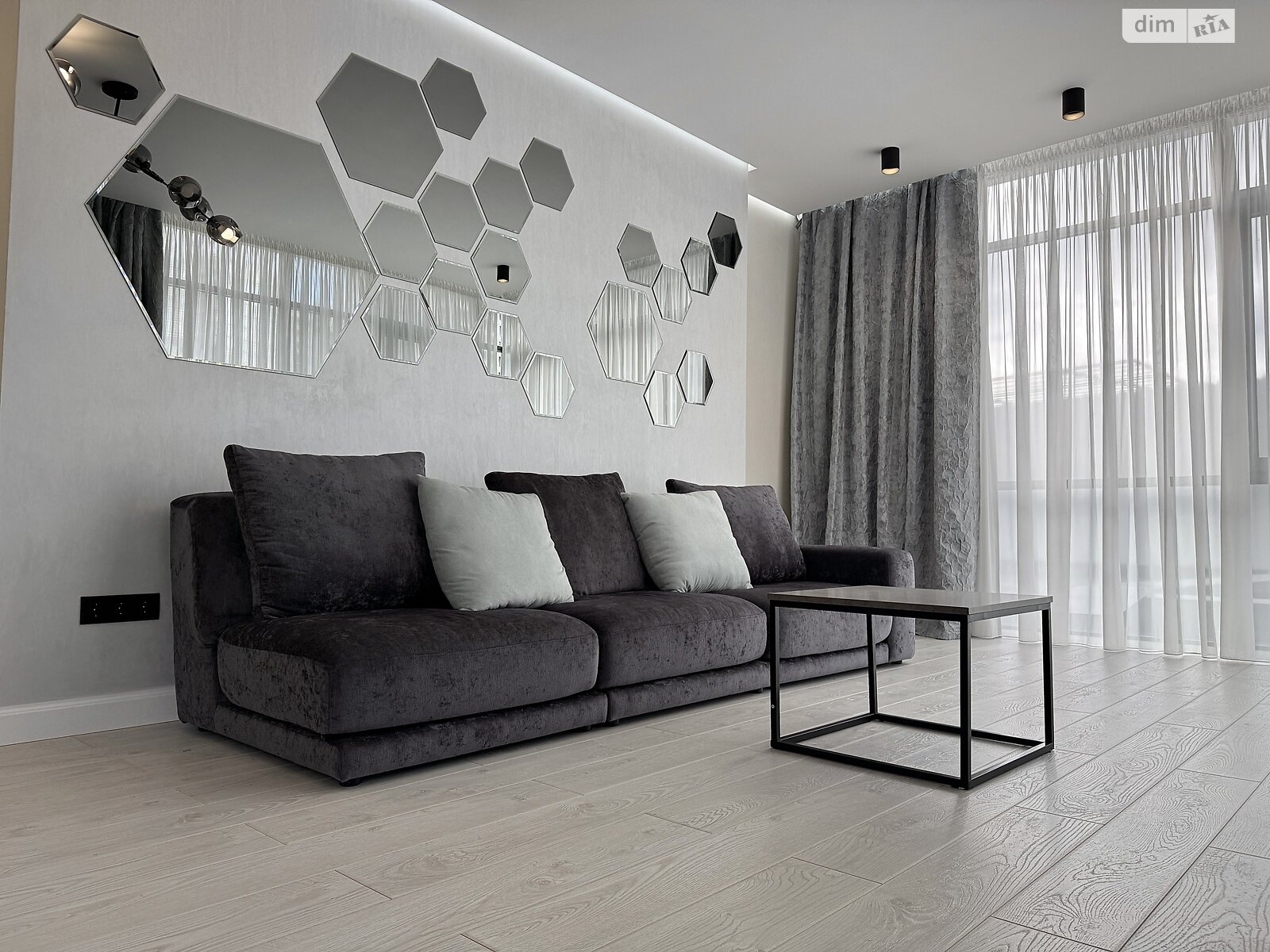 однокомнатная квартира в Киеве, район Черная Гора, на ул. Андрея Верхогляда в аренду на долгий срок помесячно фото 1 однокомнатная квартира в Киеве, район Черная Гора, на ул. Андрея Верхогляда в аренду на долгий срок помесячно фото 1