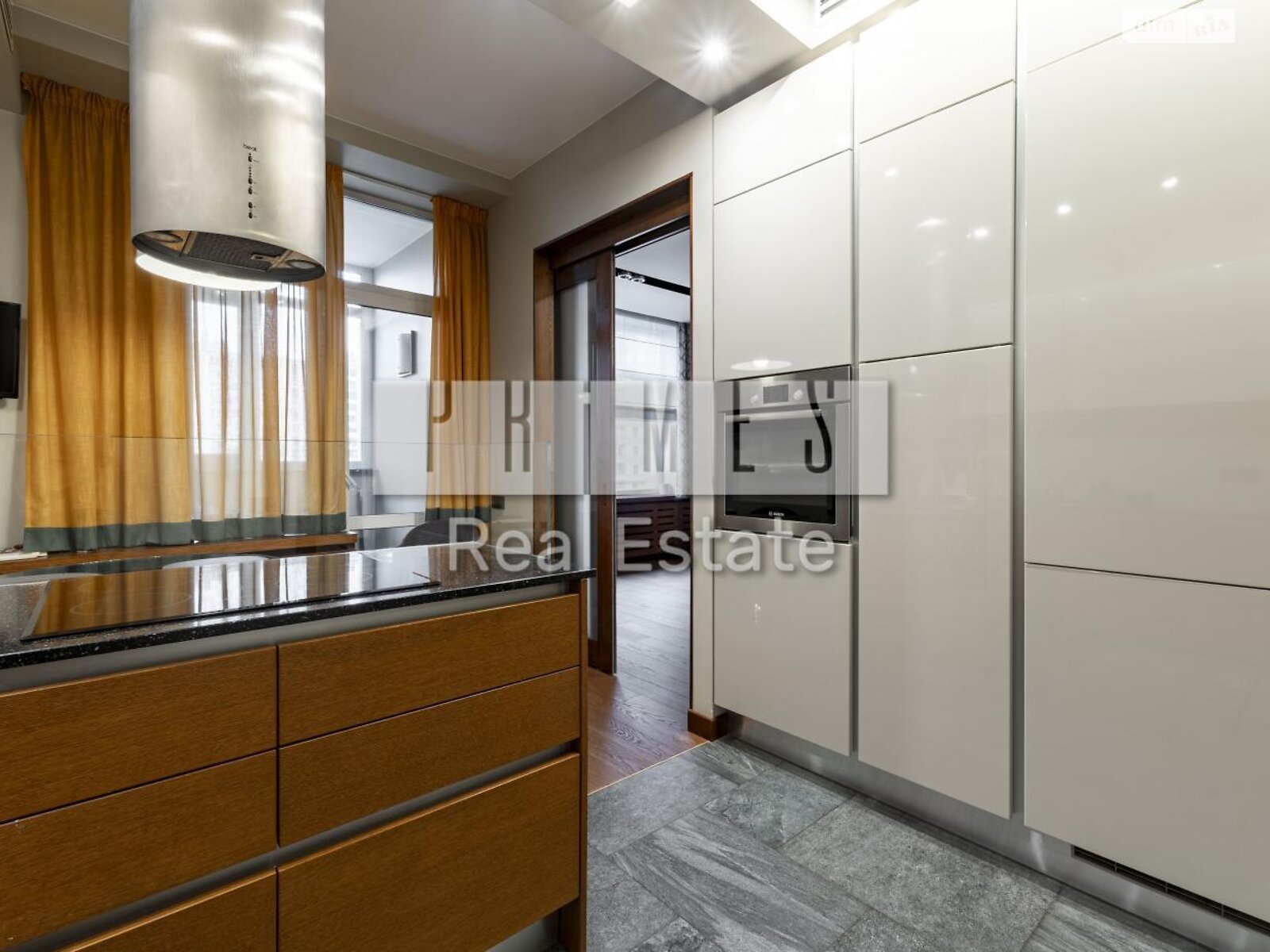 трехкомнатная квартира в Киеве, район Черная Гора, на ул. Андрея Верхогляда 16 в аренду на долгий срок помесячно фото 1 трехкомнатная квартира в Киеве, район Черная Гора, на ул. Андрея Верхогляда 16 в аренду на долгий срок помесячно фото 1