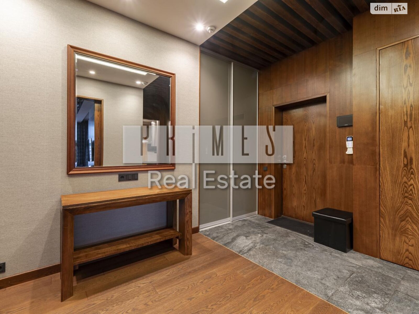 трехкомнатная квартира в Киеве, район Черная Гора, на ул. Андрея Верхогляда 16 в аренду на долгий срок помесячно фото 1 трехкомнатная квартира в Киеве, район Черная Гора, на ул. Андрея Верхогляда 16 в аренду на долгий срок помесячно фото 1