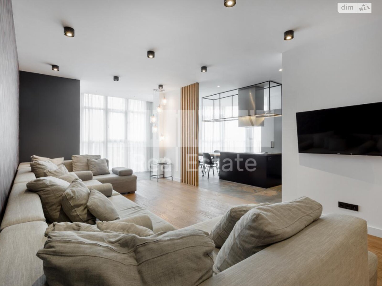 четырехкомнатная квартира в Киеве, район Черная Гора, на ул. Андрея Верхогляда 16 в аренду на долгий срок помесячно фото 1 четырехкомнатная квартира в Киеве, район Черная Гора, на ул. Андрея Верхогляда 16 в аренду на долгий срок помесячно фото 1