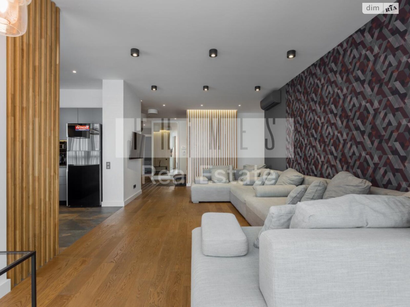 четырехкомнатная квартира в Киеве, район Черная Гора, на ул. Андрея Верхогляда 16 в аренду на долгий срок помесячно фото 1 четырехкомнатная квартира в Киеве, район Черная Гора, на ул. Андрея Верхогляда 16 в аренду на долгий срок помесячно фото 1