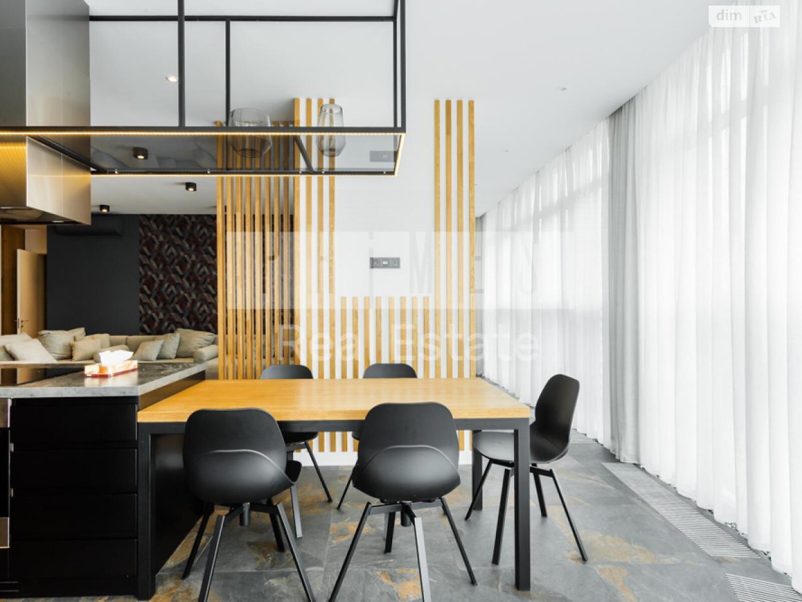 четырехкомнатная квартира в Киеве, район Черная Гора, на ул. Андрея Верхогляда 16 в аренду на долгий срок помесячно фото 1 четырехкомнатная квартира в Киеве, район Черная Гора, на ул. Андрея Верхогляда 16 в аренду на долгий срок помесячно фото 1