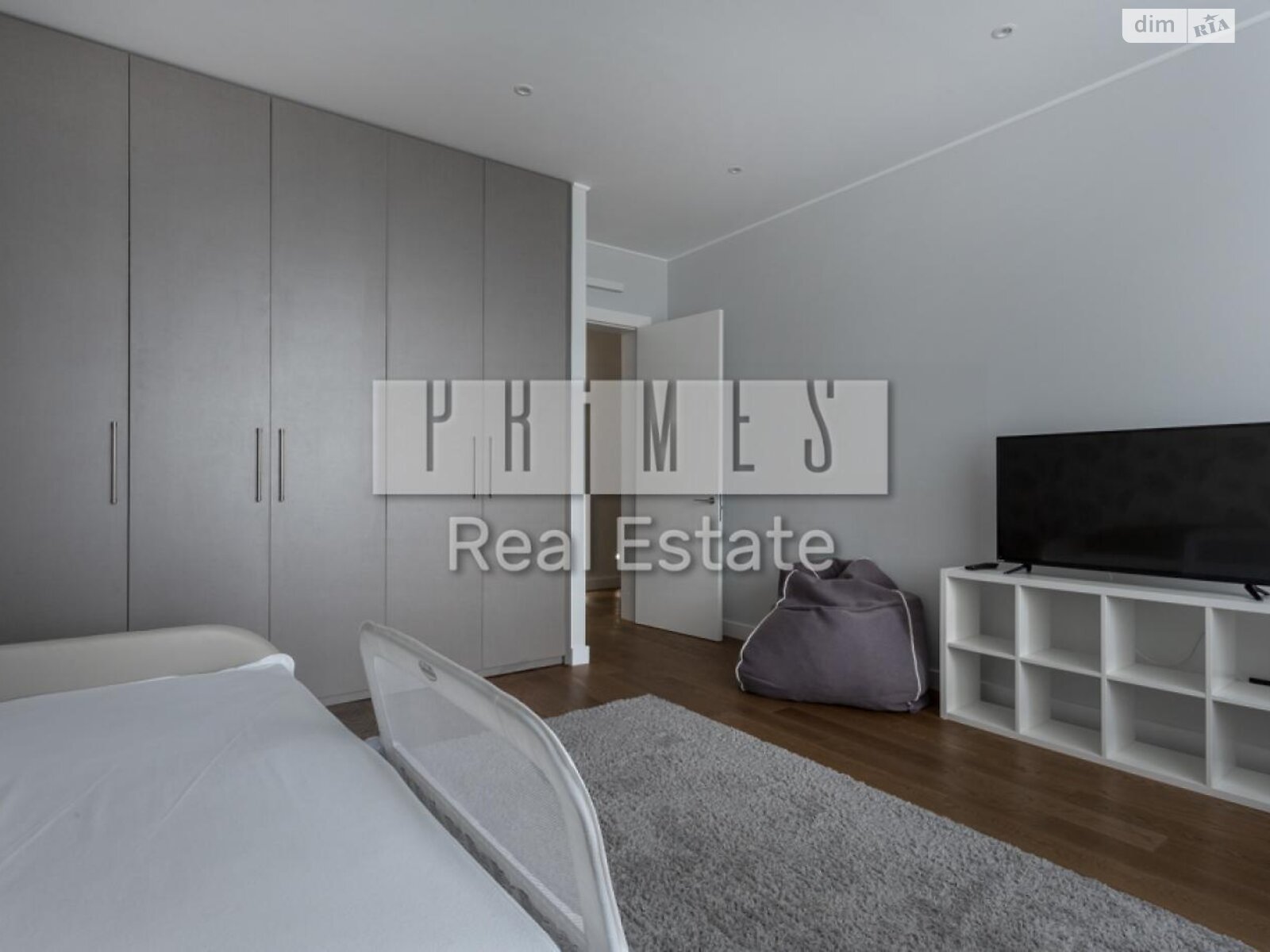 четырехкомнатная квартира в Киеве, район Черная Гора, на ул. Андрея Верхогляда 16 в аренду на долгий срок помесячно фото 1 четырехкомнатная квартира в Киеве, район Черная Гора, на ул. Андрея Верхогляда 16 в аренду на долгий срок помесячно фото 1