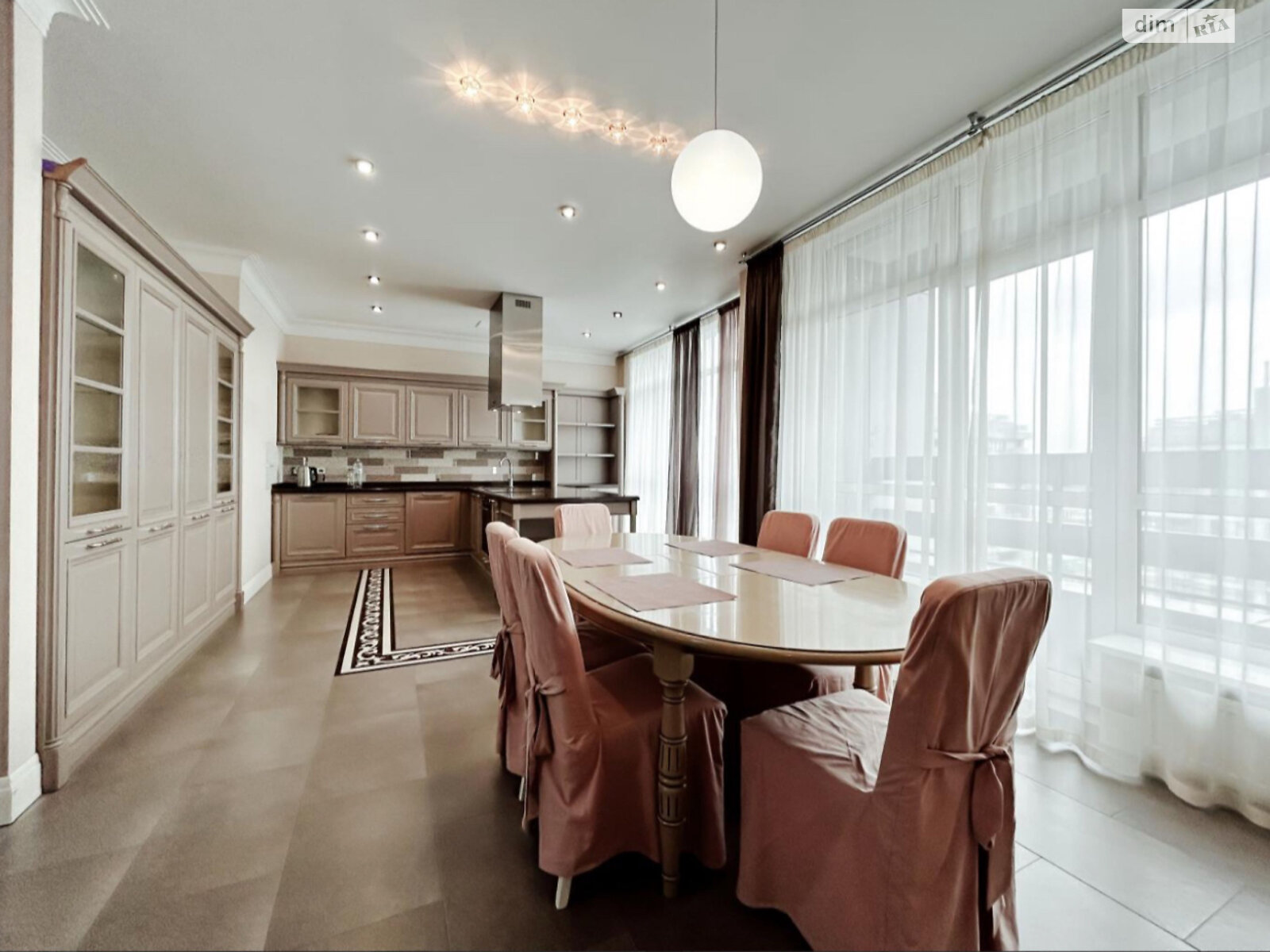 четырехкомнатная квартира в Киеве, район Черная Гора, на ул. Андрея Верхогляда 14 в аренду на долгий срок помесячно фото 1