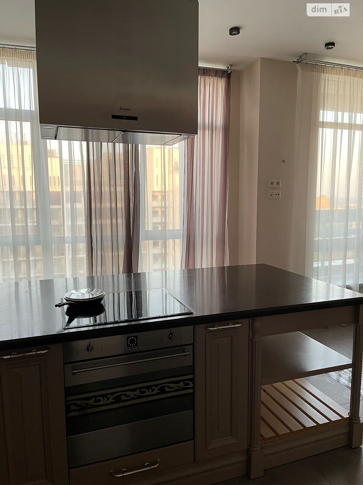 четырехкомнатная квартира в Киеве, район Черная Гора, на ул. Андрея Верхогляда 14 в аренду на долгий срок помесячно фото 1