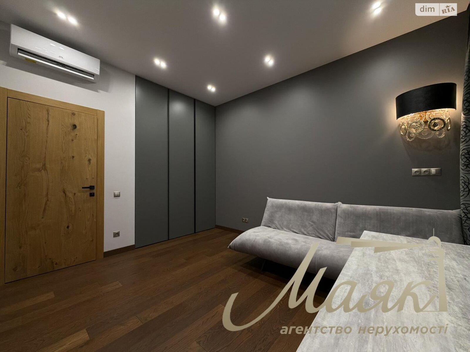 двухкомнатная квартира в Киеве, район Черная Гора, на ул. Андрея Верхогляда 11В, кв. 12 в аренду на долгий срок помесячно фото 1 двухкомнатная квартира в Киеве, район Черная Гора, на ул. Андрея Верхогляда 11В, кв. 12 в аренду на долгий срок помесячно фото 1