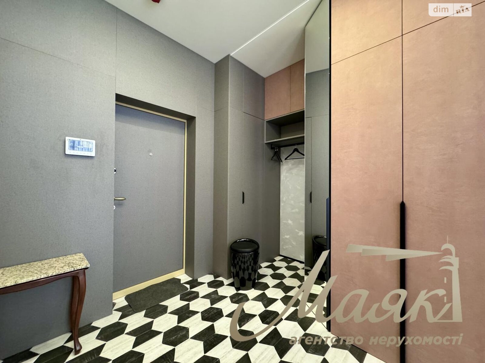 однокомнатная квартира в Киеве, район Черная Гора, на ул. Андрея Верхогляда 19А в аренду на долгий срок помесячно фото 1 однокомнатная квартира в Киеве, район Черная Гора, на ул. Андрея Верхогляда 19А в аренду на долгий срок помесячно фото 1