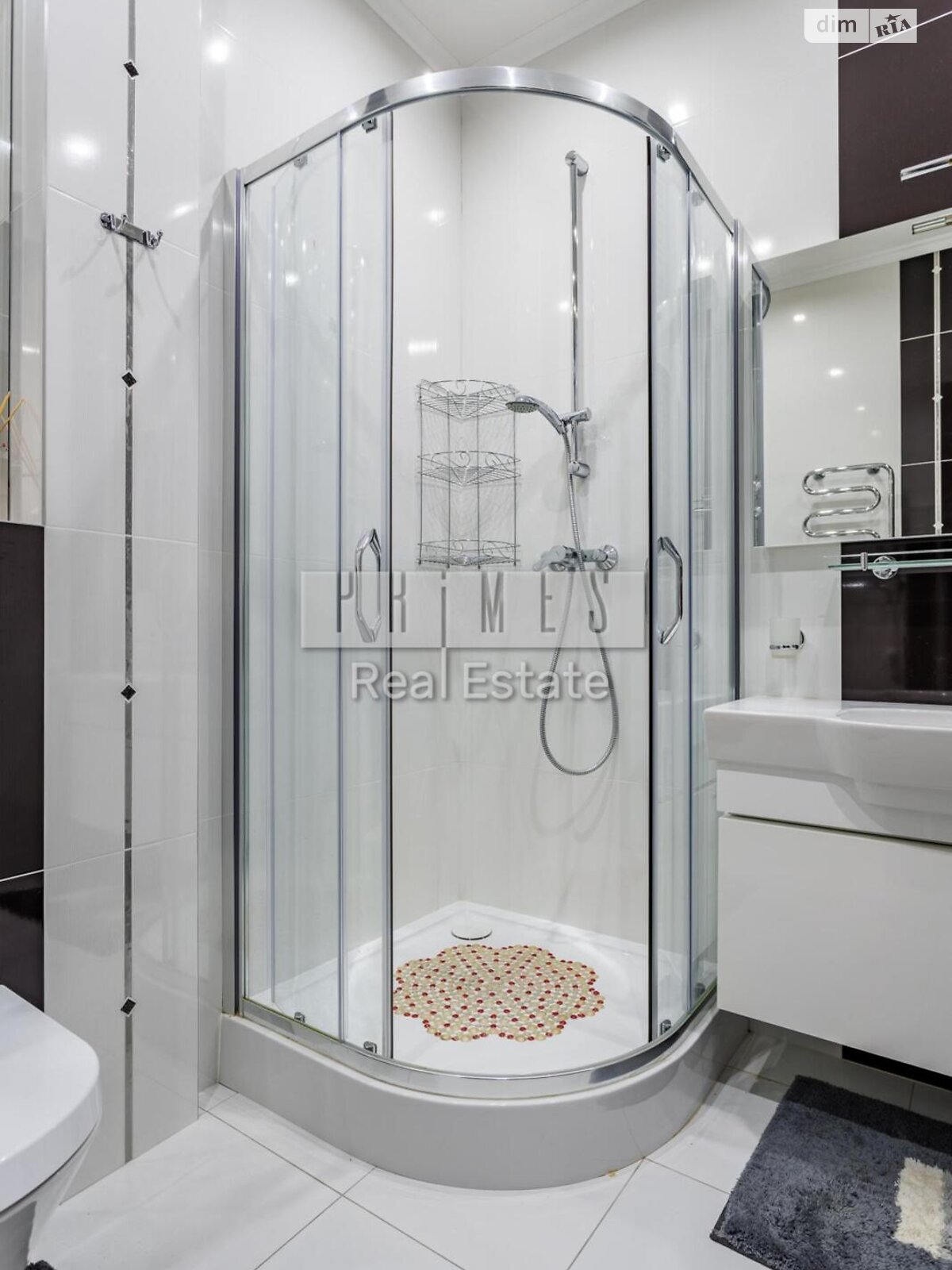 трехкомнатная квартира в Киеве, район Печерский, на ул. Андрея Верхогляда 20 в аренду на долгий срок помесячно фото 1