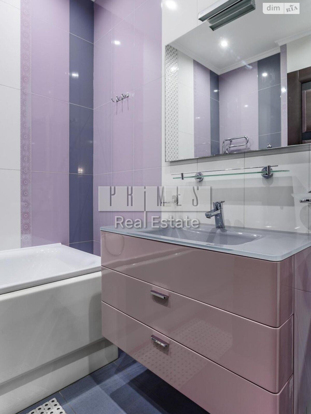 трехкомнатная квартира в Киеве, район Печерский, на ул. Андрея Верхогляда 20 в аренду на долгий срок помесячно фото 1