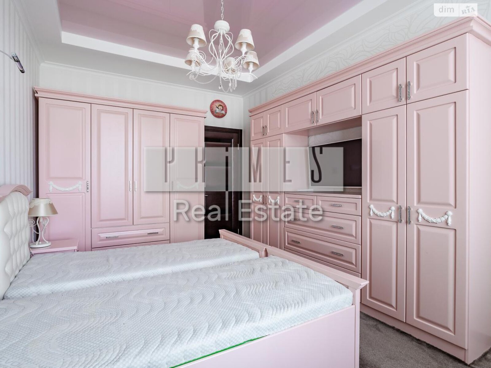 трехкомнатная квартира в Киеве, район Печерский, на ул. Андрея Верхогляда 20 в аренду на долгий срок помесячно фото 1