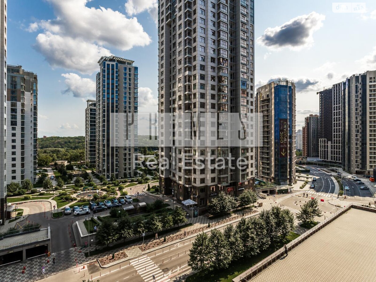 трехкомнатная квартира в Киеве, район Печерский, на ул. Андрея Верхогляда 20 в аренду на долгий срок помесячно фото 1