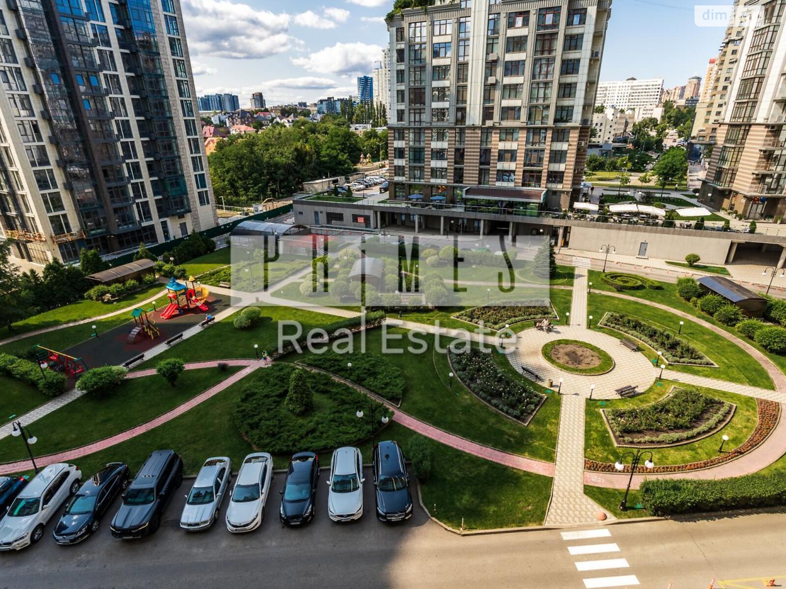 трехкомнатная квартира в Киеве, район Печерский, на ул. Андрея Верхогляда 20 в аренду на долгий срок помесячно фото 1