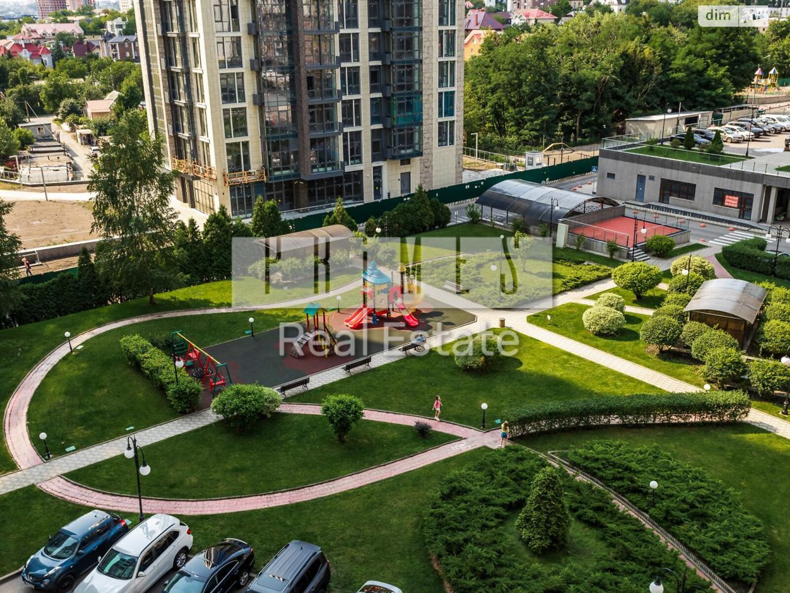 трехкомнатная квартира в Киеве, район Печерский, на ул. Андрея Верхогляда 20 в аренду на долгий срок помесячно фото 1