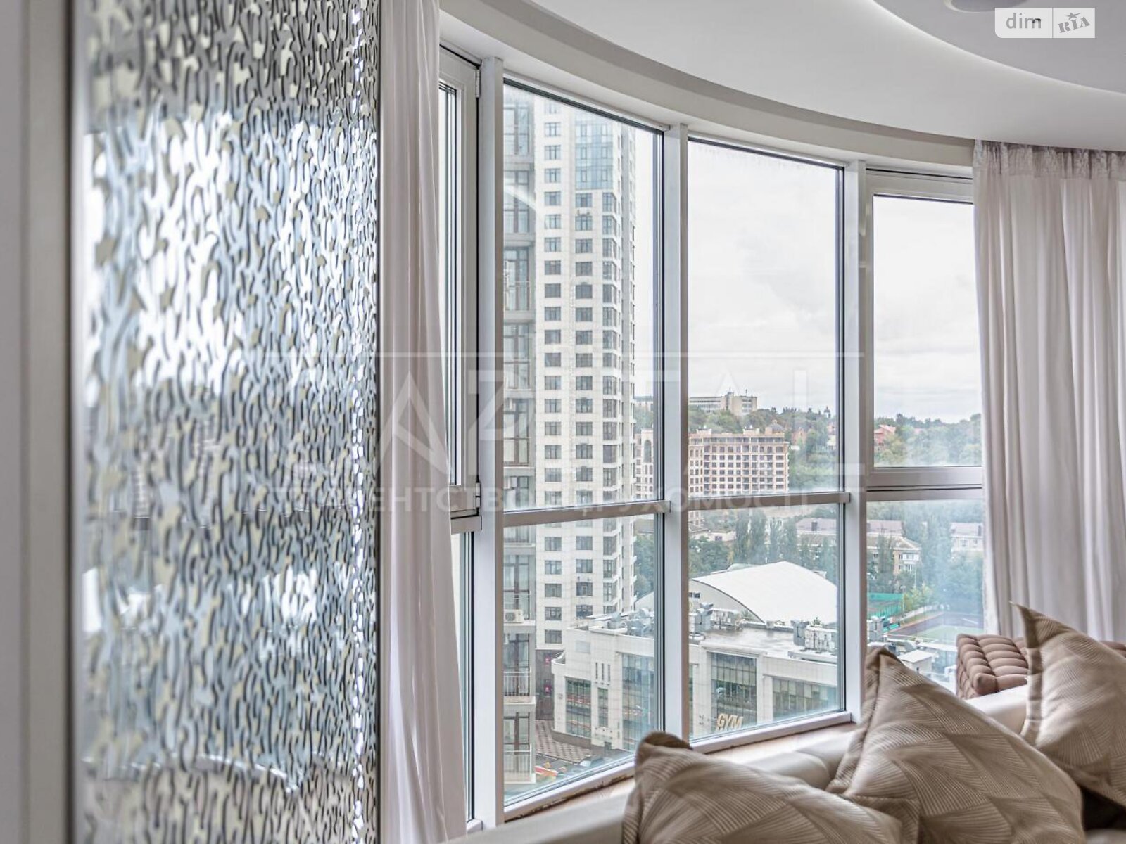 трехкомнатная квартира в Киеве, район Черная Гора, на ул. Андрея Верхогляда 20 в аренду на долгий срок помесячно фото 1