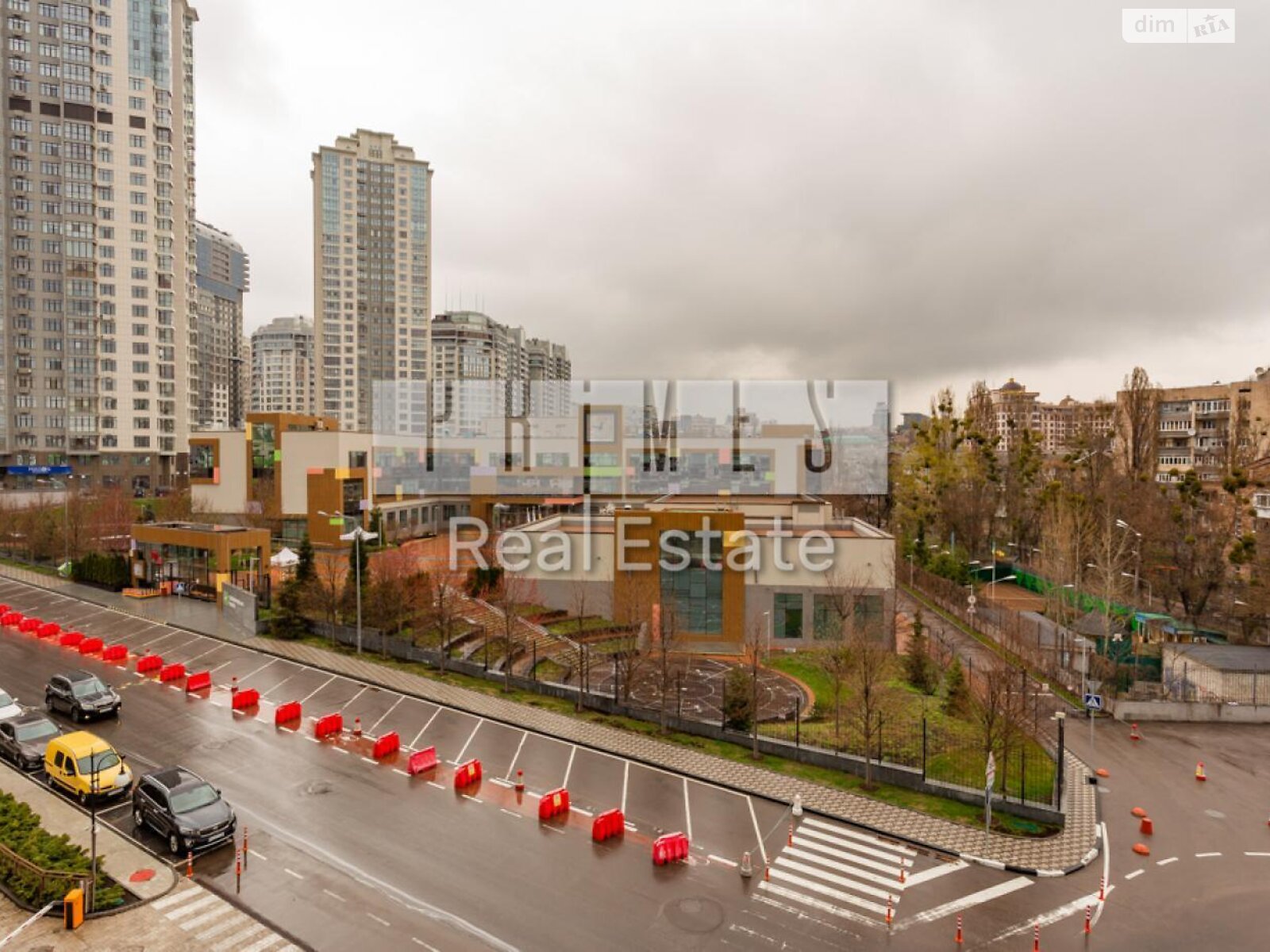 трехкомнатная квартира в Киеве, район Черная Гора, на ул. Андрея Верхогляда 11Б в аренду на долгий срок помесячно фото 1