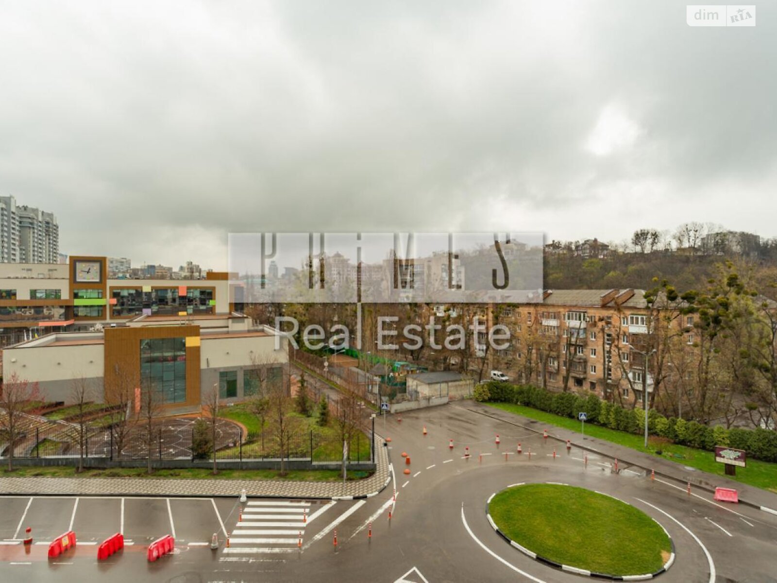 трехкомнатная квартира в Киеве, район Черная Гора, на ул. Андрея Верхогляда 11Б в аренду на долгий срок помесячно фото 1