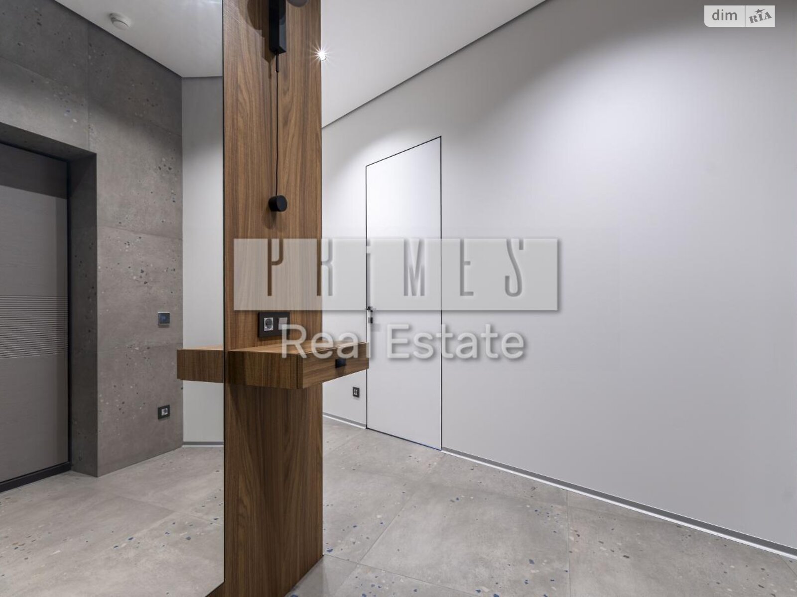 трехкомнатная квартира в Киеве, район Черная Гора, на ул. Андрея Верхогляда 17Б в аренду на долгий срок помесячно фото 1