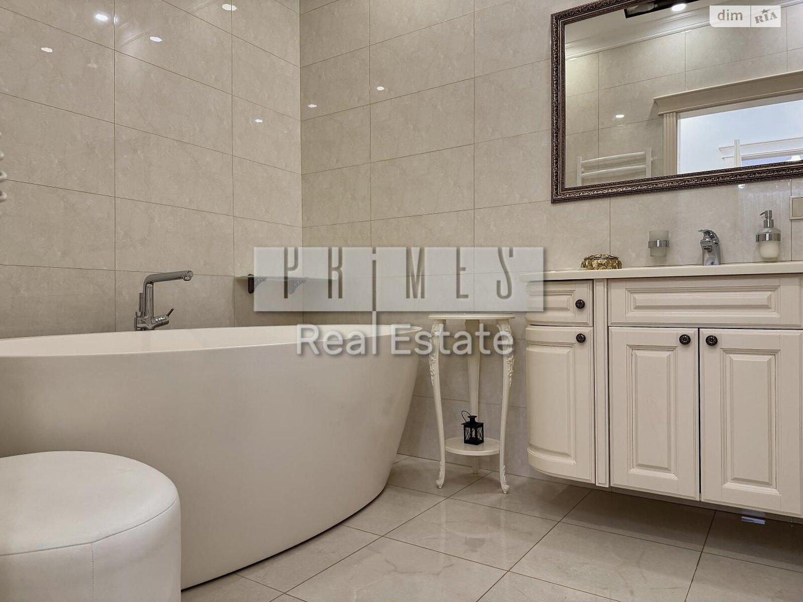 трехкомнатная квартира в Киеве, район Черная Гора, на ул. Андрея Верхогляда 9 в аренду на долгий срок помесячно фото 1