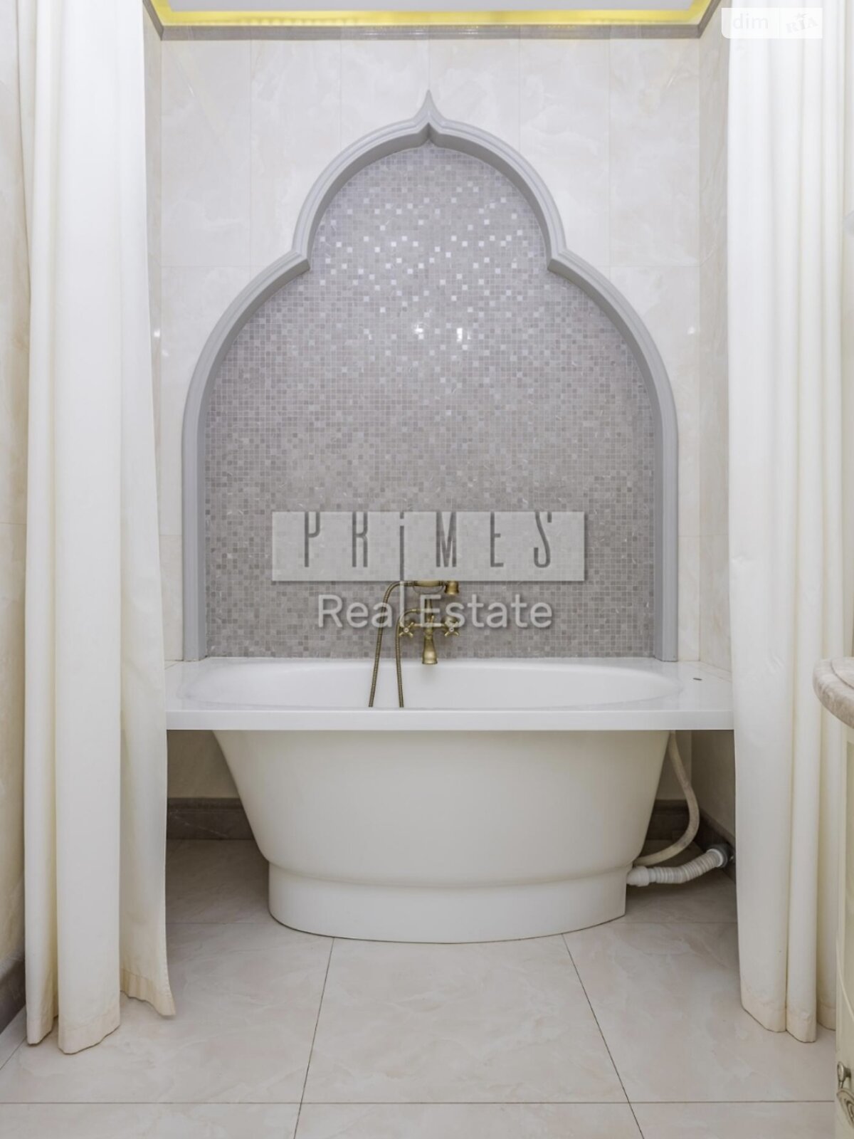 трехкомнатная квартира в Киеве, район Черная Гора, на ул. Андрея Верхогляда 20, кв. 222 в аренду на долгий срок помесячно фото 1