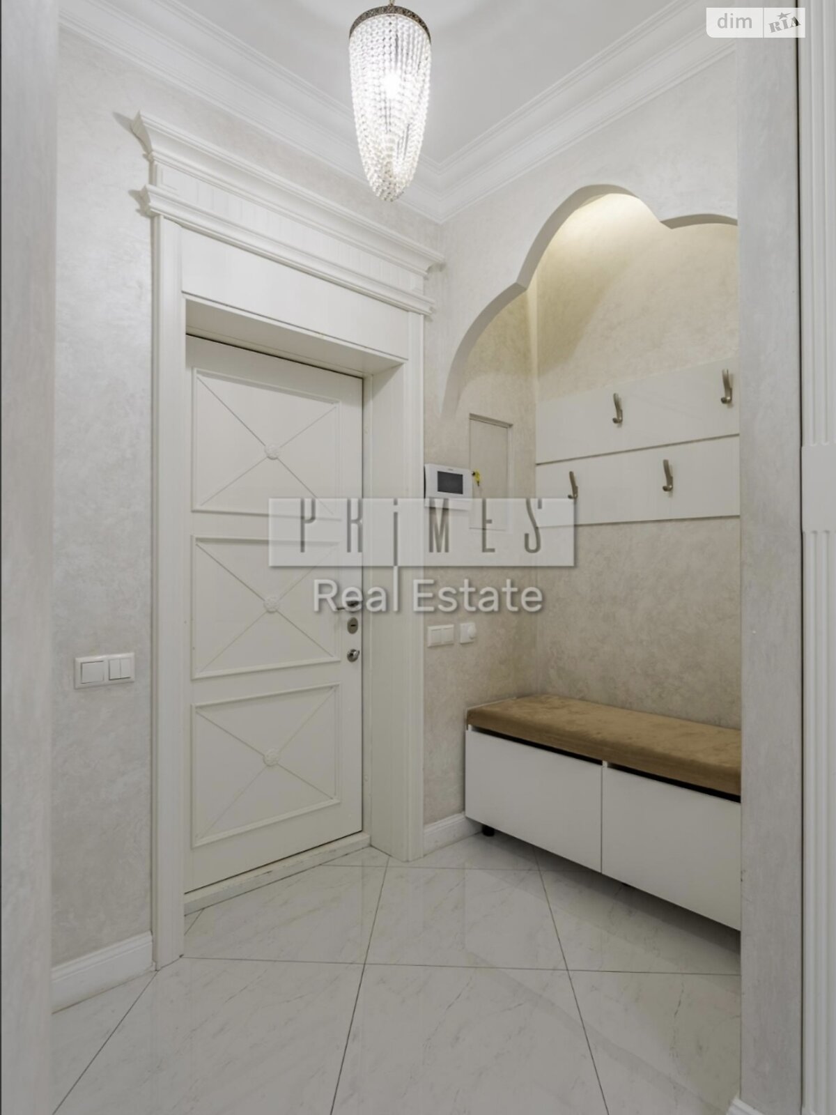 трехкомнатная квартира в Киеве, район Черная Гора, на ул. Андрея Верхогляда 20, кв. 222 в аренду на долгий срок помесячно фото 1