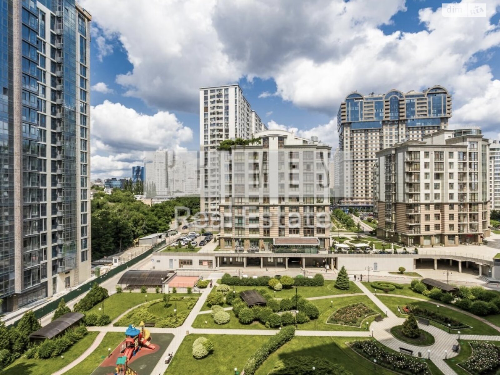 трехкомнатная квартира в Киеве, район Черная Гора, на ул. Андрея Верхогляда 20, кв. 222 в аренду на долгий срок помесячно фото 1