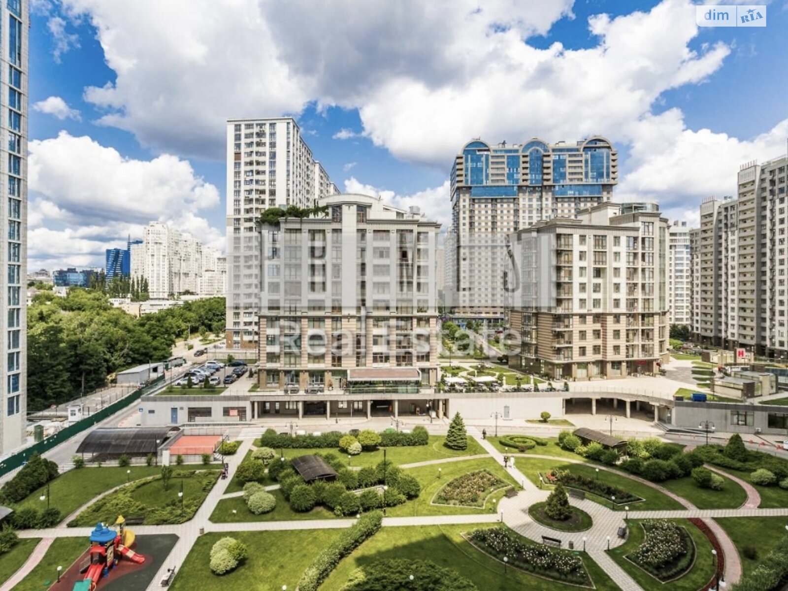 трехкомнатная квартира в Киеве, район Черная Гора, на ул. Андрея Верхогляда 20, кв. 222 в аренду на долгий срок помесячно фото 1