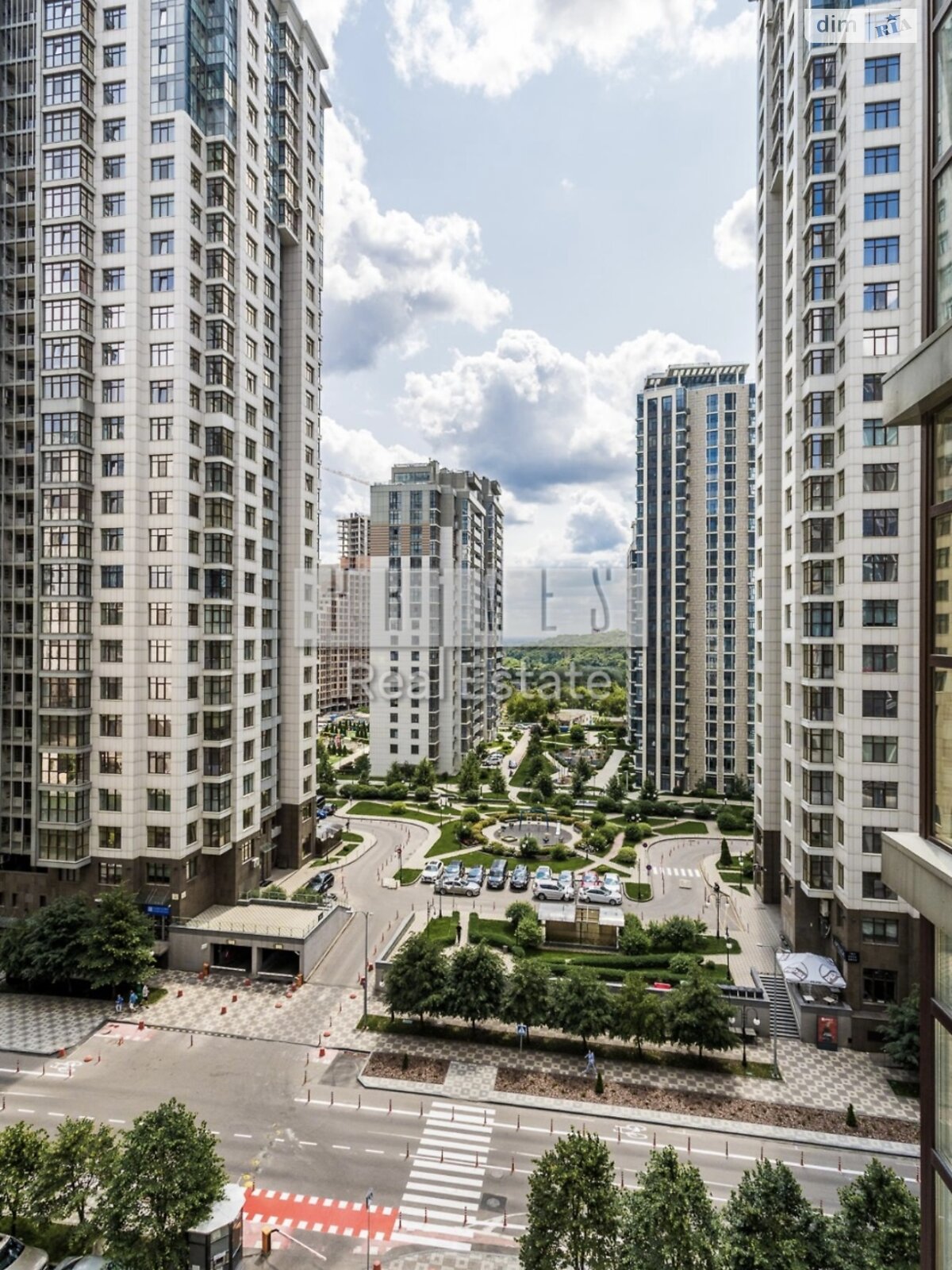 трехкомнатная квартира в Киеве, район Черная Гора, на ул. Андрея Верхогляда 20, кв. 222 в аренду на долгий срок помесячно фото 1