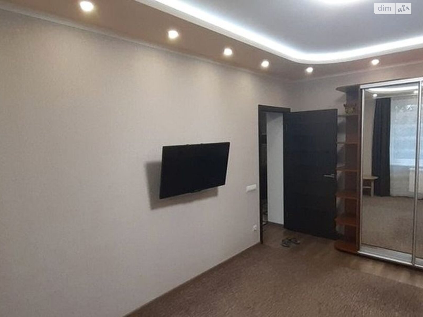 однокімнатна квартира в Києві, район Чоколівка, на вул. Донецька 35 в довготривалу оренду помісячно фото 1 однокімнатна квартира в Києві, район Чоколівка, на вул. Донецька 35 в довготривалу оренду помісячно фото 1