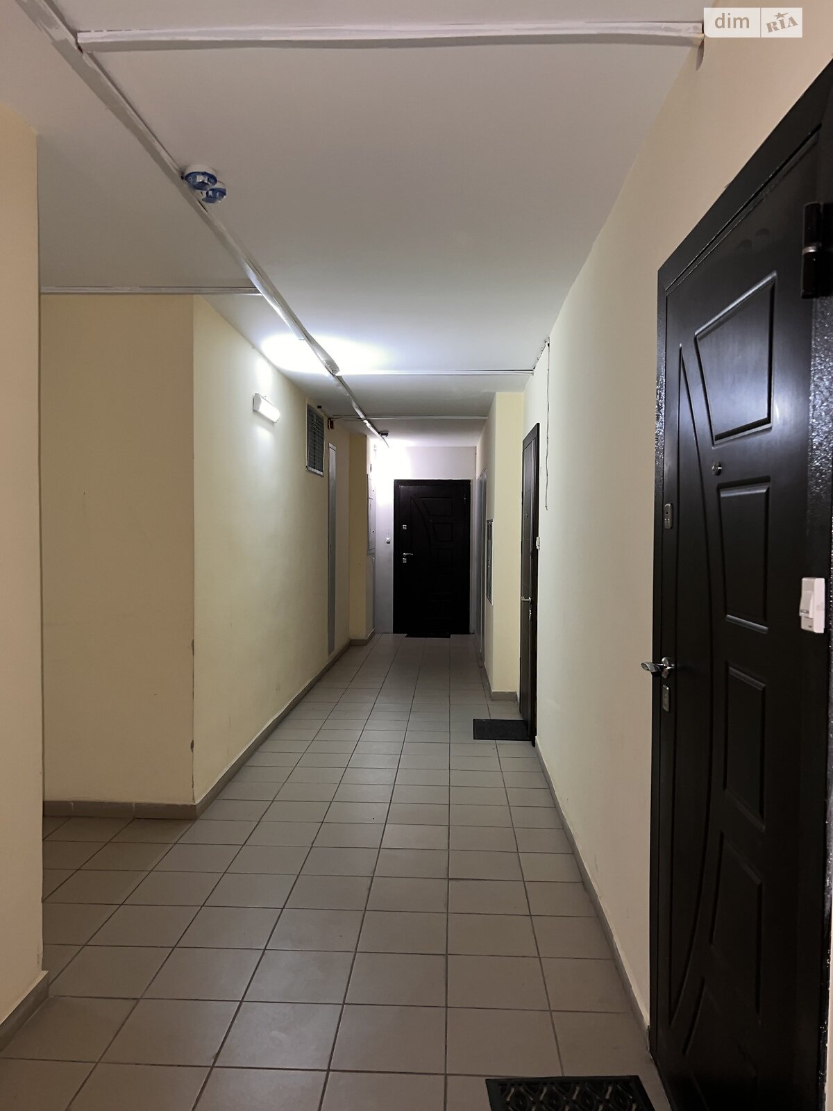 двокімнатна квартира в Києві, район Чоколівка, на вул. Смілянська 15 в довготривалу оренду помісячно фото 1 двокімнатна квартира в Києві, район Чоколівка, на вул. Смілянська 15 в довготривалу оренду помісячно фото 1