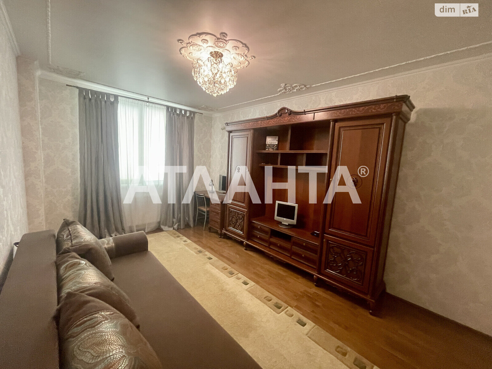 чотирикімнатна квартира в Києві, район Дарницький, на вул. Чавдар Єлизавети в довготривалу оренду помісячно фото 1
