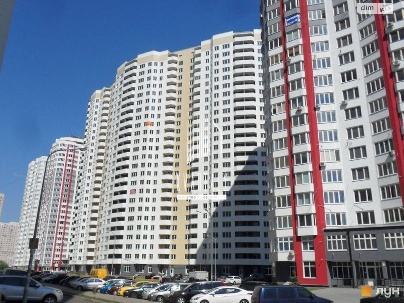 трехкомнатная квартира в Киеве, район Дарницкий, на ул. Драгоманова 2Б в аренду на долгий срок помесячно фото 1