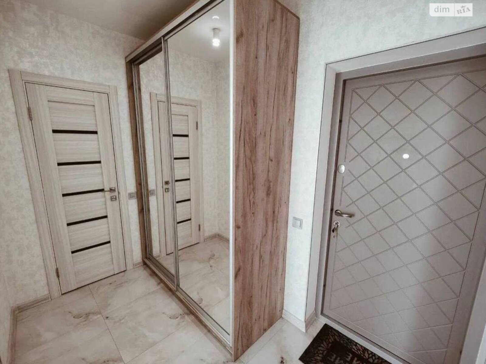 однокомнатная квартира в Киеве, район Дарницкий, на ул. Драгоманова 10 в аренду на долгий срок помесячно фото 2 однокомнатная квартира в Киеве, район Дарницкий, на ул. Драгоманова 10 в аренду на долгий срок помесячно фото 2