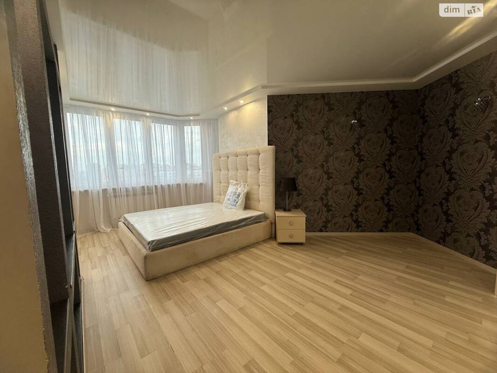 трехкомнатная квартира в Киеве, район Дарницкий, на ул. Княжий Затон 21 в аренду на долгий срок помесячно фото 1