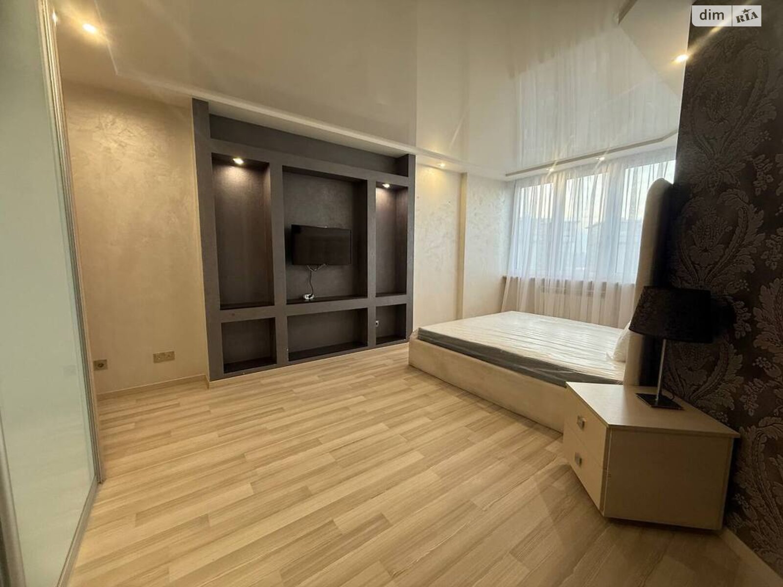 трехкомнатная квартира в Киеве, район Дарницкий, на ул. Княжий Затон 21 в аренду на долгий срок помесячно фото 1